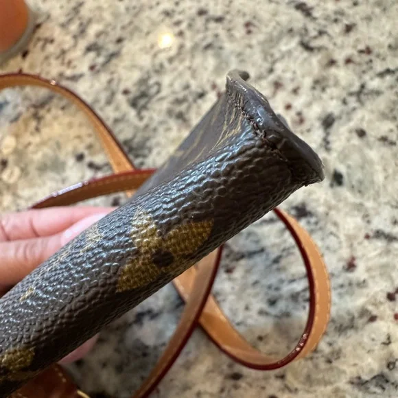 Louis Vuitton Monogram Pochette Crossbody Bag - Picture 6 of 14